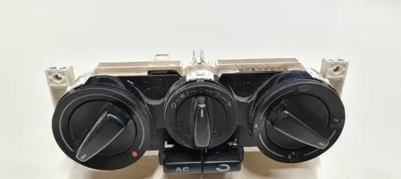 Volkswagen PASSAT B5 Climate control unit 1J0820045G 9C1511380000