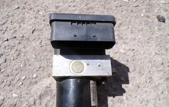 Volkswagen Golf IV ABS Pump