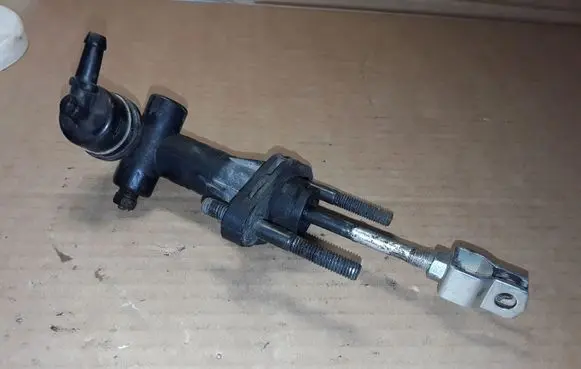 KIA Sorento Clutch master cylinder NOCODE