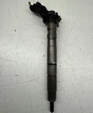 Audi A6 S6 C6 4F Fuel injector 059130277AH
