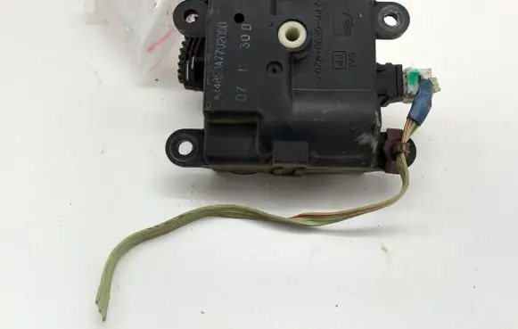 Nissan Qashqai Air flap motor/actuator A24850A7702000