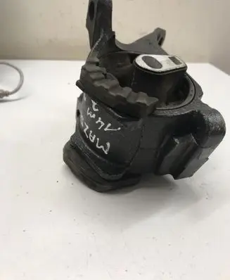 Mazda 6 Engine mount bracket K1442