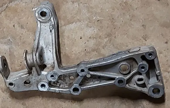 Volkswagen Golf V Front lower control arm/wishbone 1K0199295F