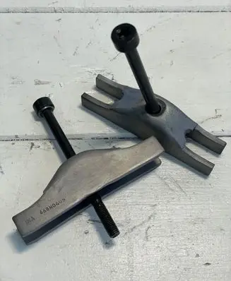 Honda Civic IX Fuel Injector clamp holder