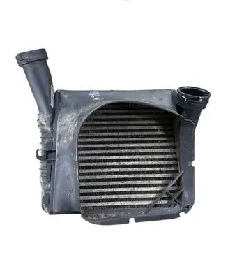 Volkswagen Touareg I Intercooler radiator 7L6145803D