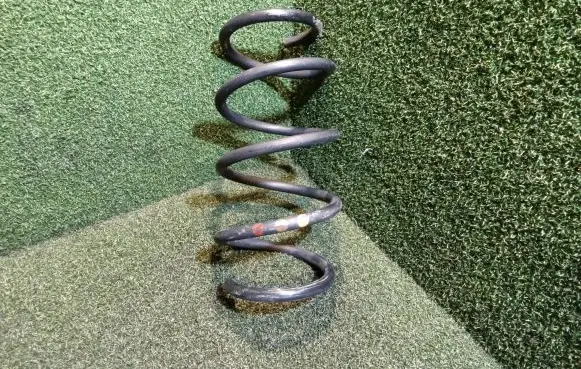Opel Vivaro Front coil spring 8200772225