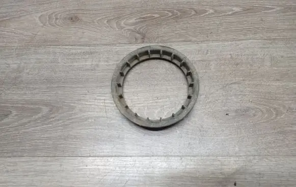 Volvo S60 In tank fuel pump screw locking ring/nut 8649739