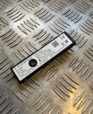 Mercedes-Benz E W213 Aerial antenna amplifier A2139056900 223556 ZZGS003