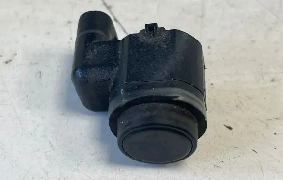 Audi A4 S4 B8 8K Rear parking sensor holder (PDC) 1S0919275A