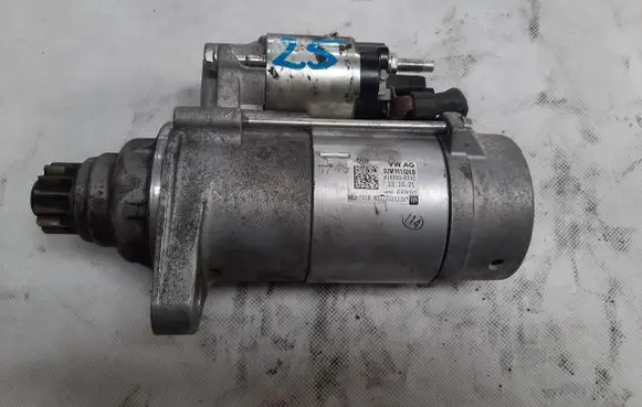 Volkswagen Golf VII Starter motor 02M911024B