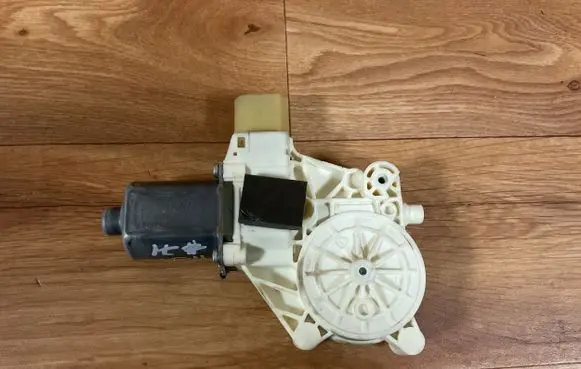 Ford Mondeo MK IV Rear door window regulator motor 6m2114A389B 6653