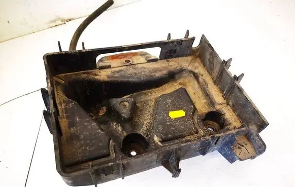 Battery box tray