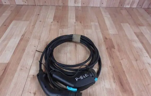 Mitsubishi Outlander Electric car charging cable 35327970 MZ315121