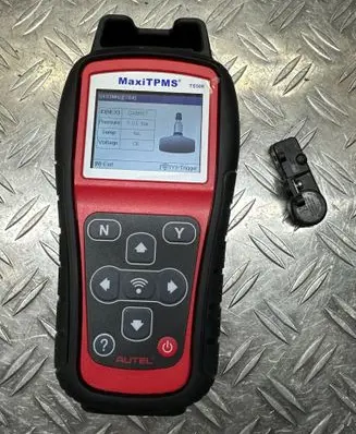 Peugeot 3008 I Tire pressure sensor 9673860880
