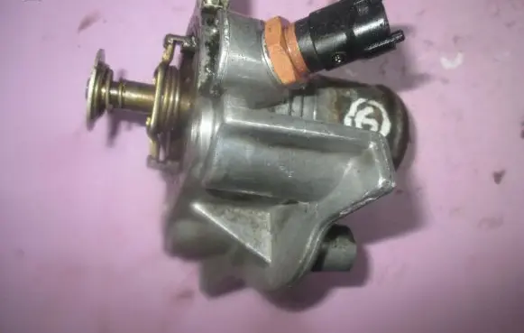 Iveco Daily 6th gen Thermostat/thermostat housing