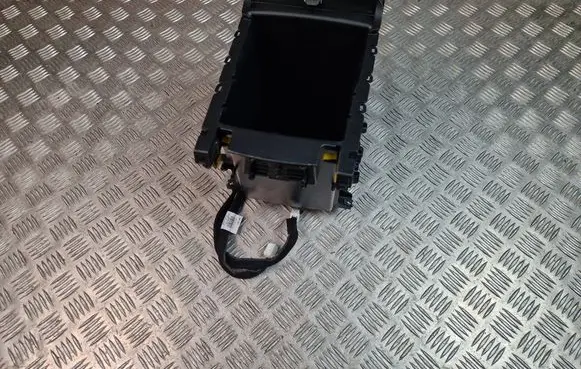 Hyundai Santa Fe Glove box central console 84680S1AA1