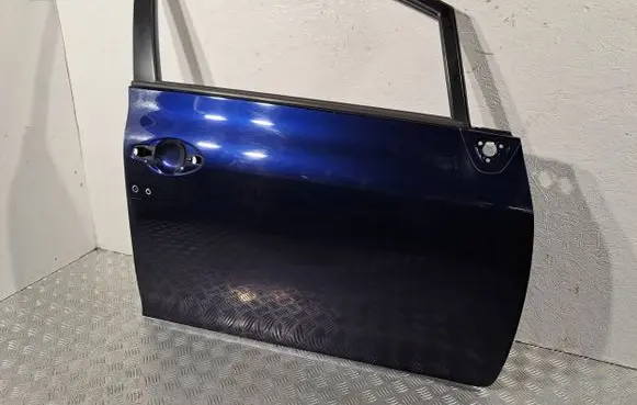 Toyota Auris 150 Front door 6700102260