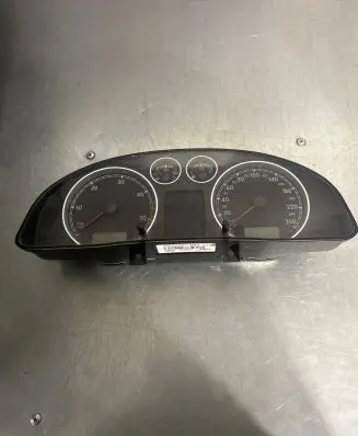 Volkswagen PASSAT B5 Speedometer (instrument cluster) 3B0920809C 020603131321 VWZ7Z0C7764239