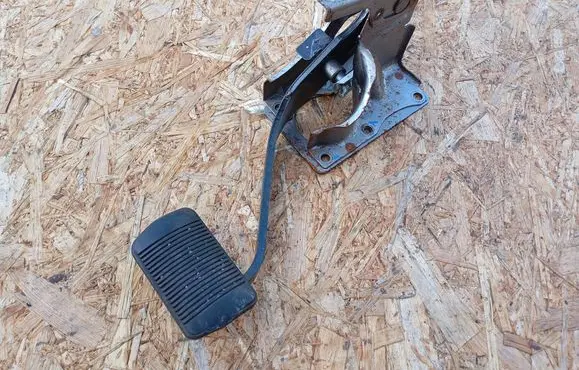 Dodge Journey Brake pedal V094