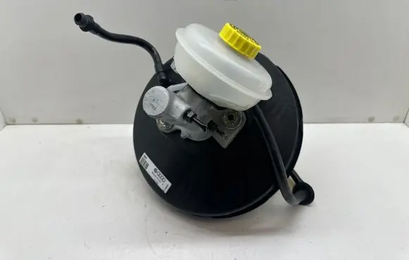 Volkswagen PASSAT B5 Brake booster 8D0612105F
