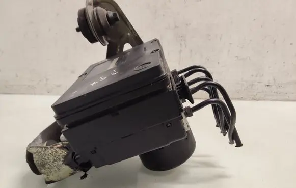 Porsche Cayenne (9PA) ABS Pump 7L0907379G 7L0614111H
