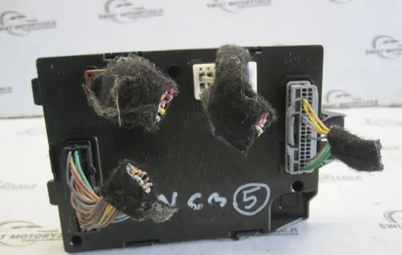Opel Vivaro Engine control unit/module 284B10847R