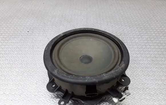 Audi A3 S3 A3 Sportback 8P Front door speaker 8P0035411B