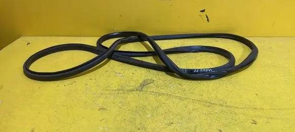 Opel Zafira C Rubber seal loading door RZ4R2P2K10
