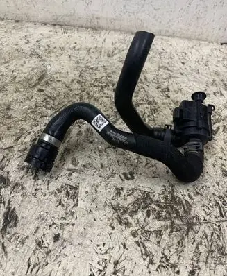 Audi A4 S4 B9 Engine coolant pipe/hose 8W0122073