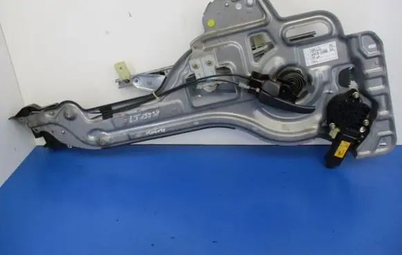 Hyundai Trajet Rear door window regulator with motor 83470-3A000