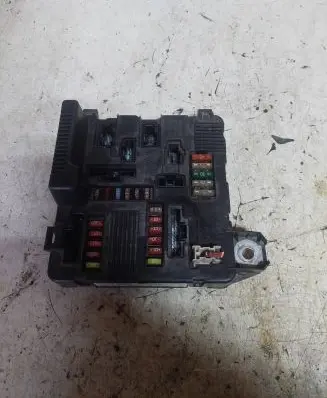 Renault Scenic II - Grand scenic II Fuse module 8200306032A S118399200D 0419982