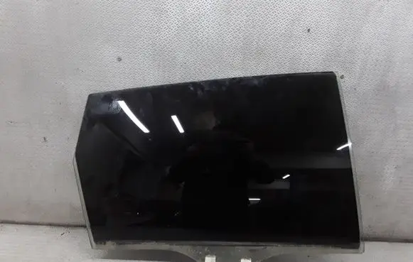 Rear door window glass