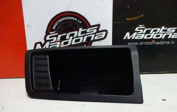 BMW 1 E81 E87 Ashtray (front) 7078573