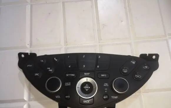 Nissan Primera Climate control unit 28395AV621 40308471H