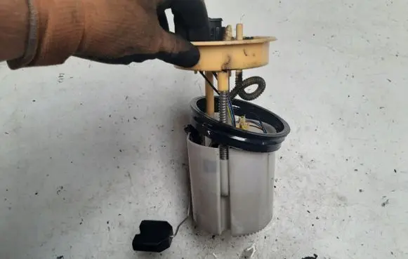 Seat Toledo IV (NH) In-tank fuel pump 6R0919050K