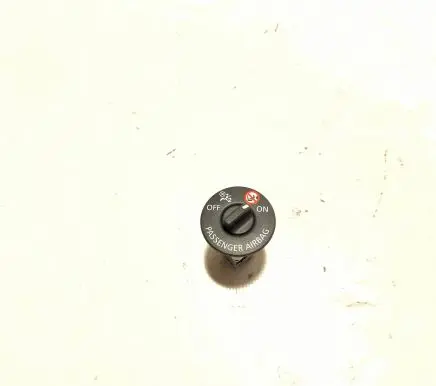 Dacia Duster II Passenger airbag on/off switch 681995290R