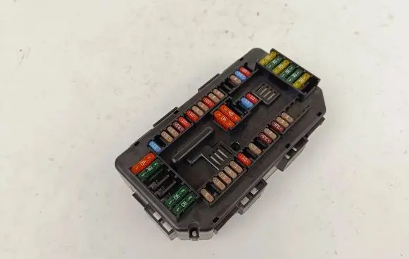 BMW 1 F20 F21 Fuse module 9337879 12102014 19451000001
