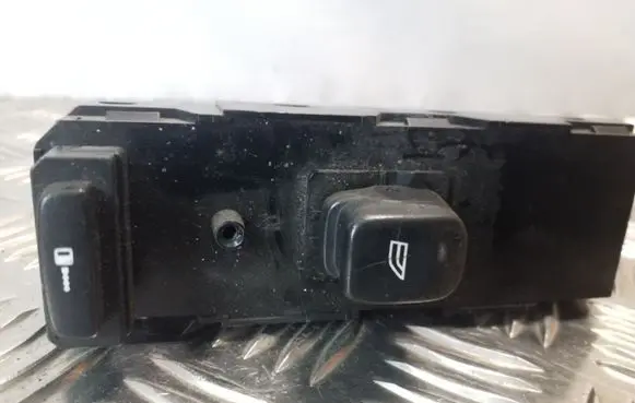 Volvo S60 Electric window control switch 30739981