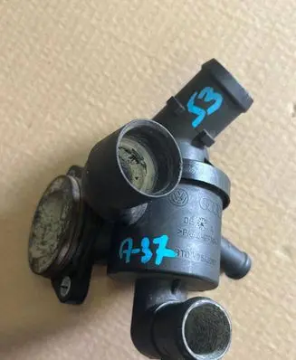 Thermostat/thermostat housing