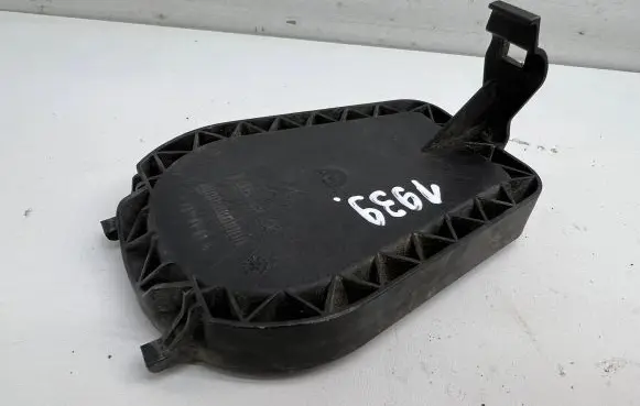 Volkswagen Touran I Headlight/headlamp dust cover 1305239232