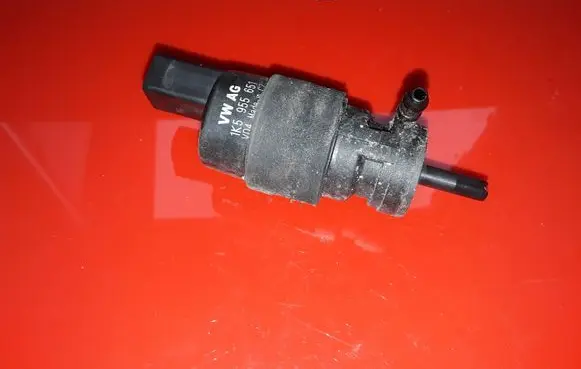 Audi A8 S8 D4 4H Windscreen/windshield washer pump 1K5955651