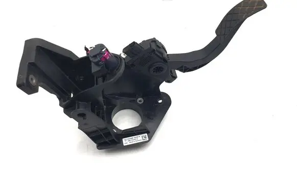 Porsche Macan (95B) Brake pedal 95B723031C