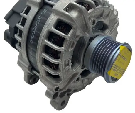 Volkswagen Tiguan Generator/alternator 04L903021J