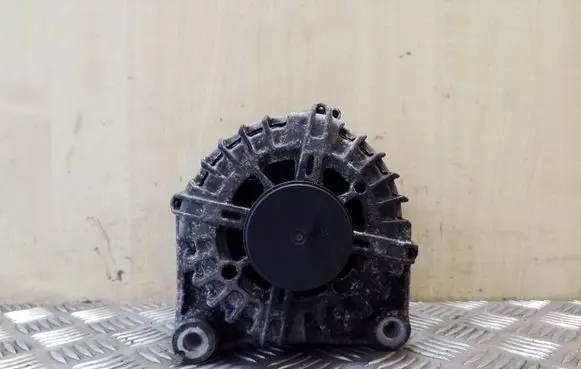 BMW 3 F30 F35 F31 Generator/alternator 8519890 FG18D111 2617511A