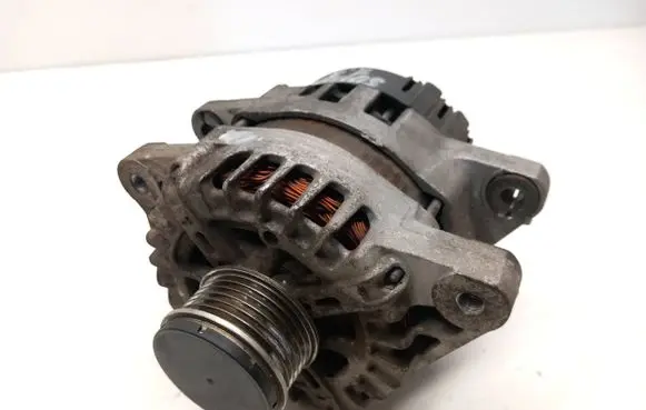 KIA Sorento Generator/alternator 373002F100 FG15S034