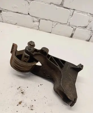 Volkswagen Transporter - Caravelle T5 Engine mounting bracket 7H0199343 A1519C03