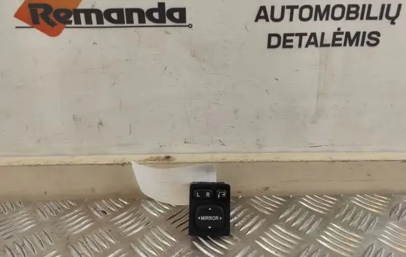 Toyota RAV 4 (XA40) Wing mirror switch 769747C 183575