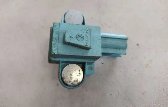 Audi A6 S6 C6 4F Airbag deployment crash/impact sensor 4F0955557