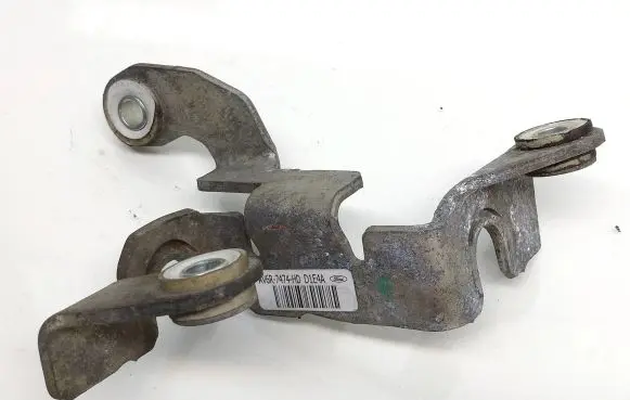 Ford Focus Gear shift cable bracket AV6R7474HD