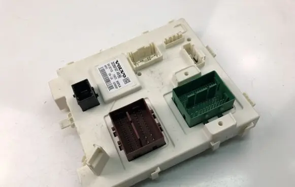 Volvo XC40 Other control units/modules 32268107AB